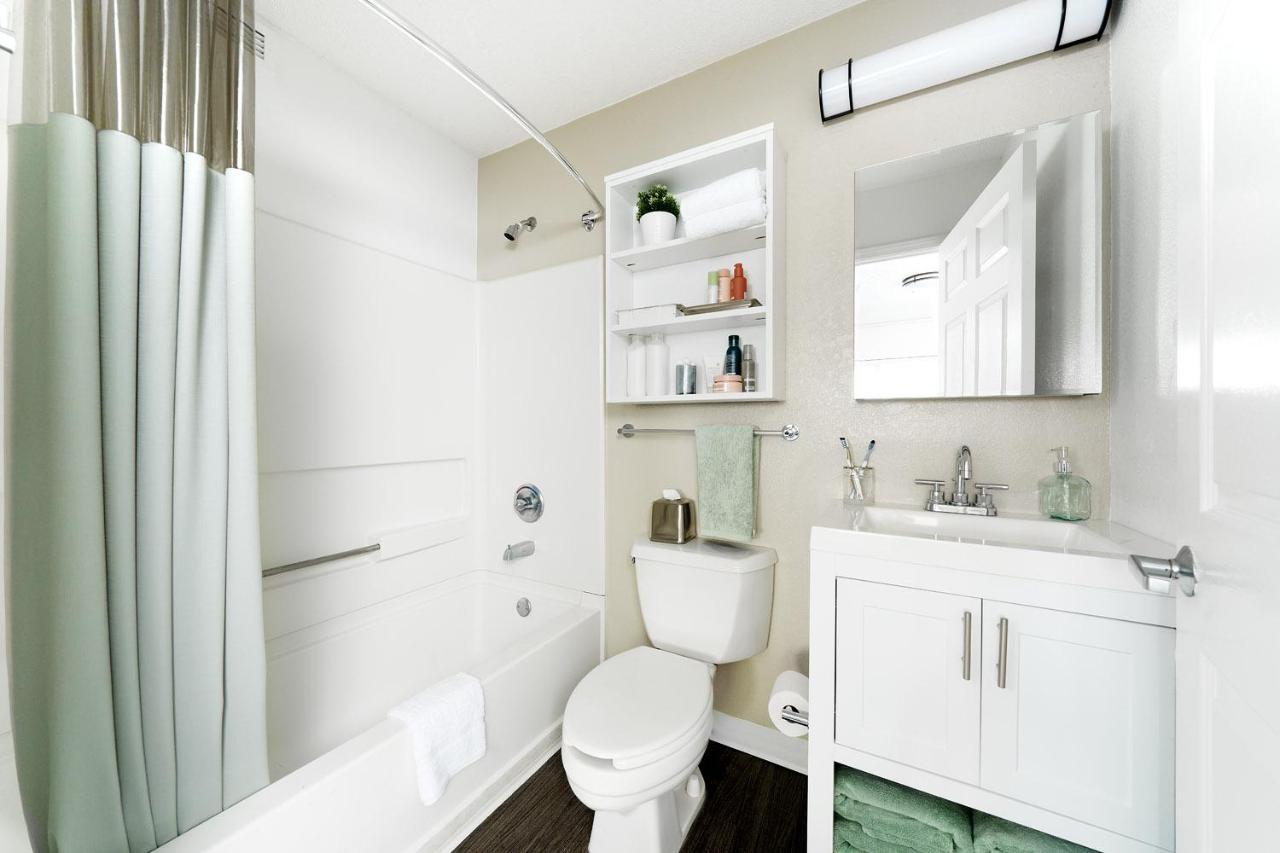 Intown Suites Extended Stay Lewisville Tx - East Corporate Drive Buitenkant foto